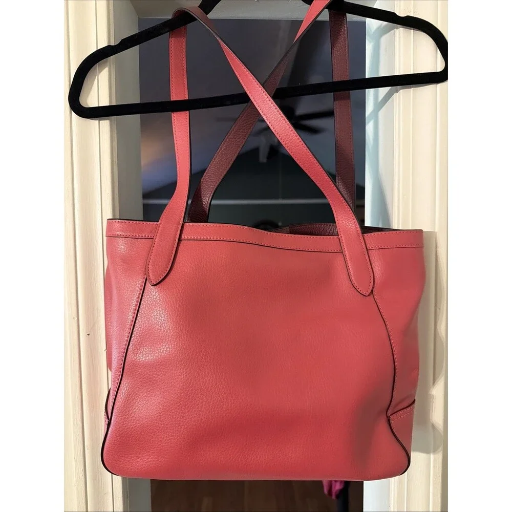 Coach C4063 MEDIUM Horse and Carriage Logo Salmon Pink Leather Tote